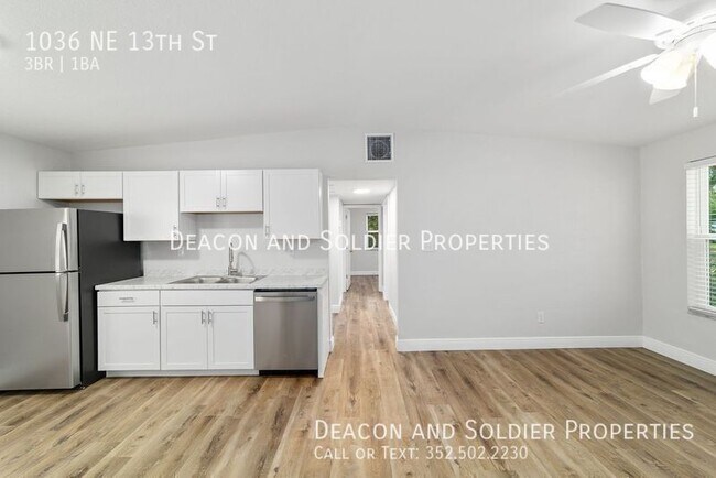 Building Photo - 1036 NE 13th St