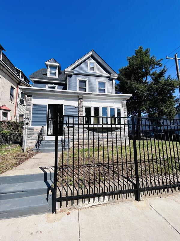 Building Photo - 1221 Lindley Ave