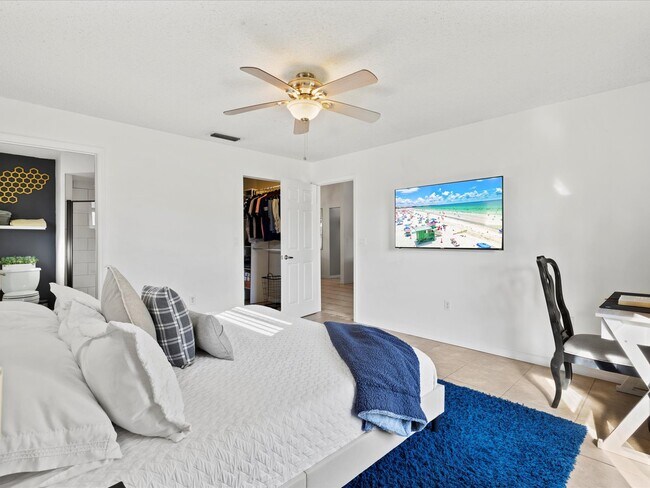 Building Photo - 5884 Milton Ave