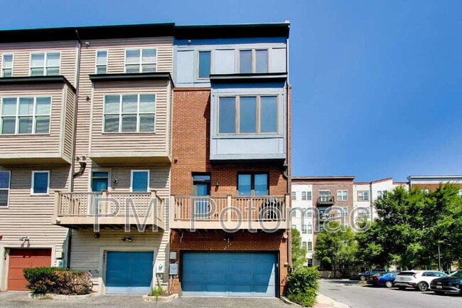 Building Photo - 5600 45th Ave