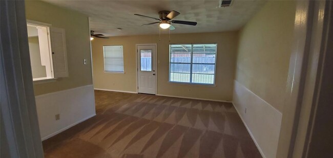 Building Photo - 616 Cambridge Dr