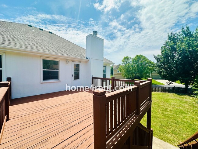 Building Photo - Brand New Paint, Wood Floors, Walkout Fini...