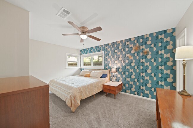 Building Photo - 5411 Meadow Creek Ln