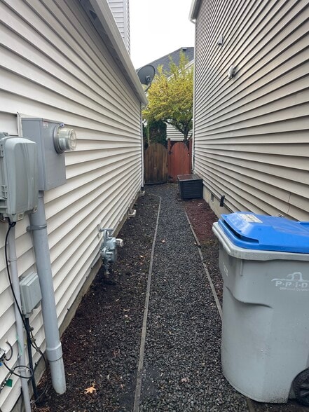 Building Photo - 16586 NW Desert Canyon Dr