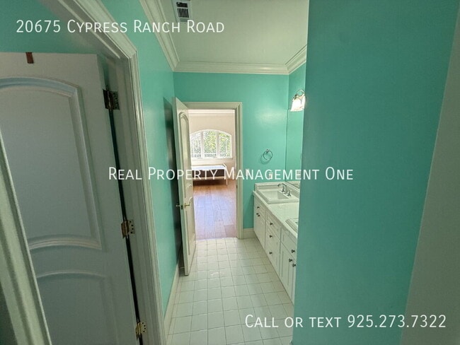 Building Photo - 20675 Cypress Ranch Rd