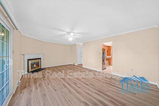 Building Photo - 220 Westridge Pl N