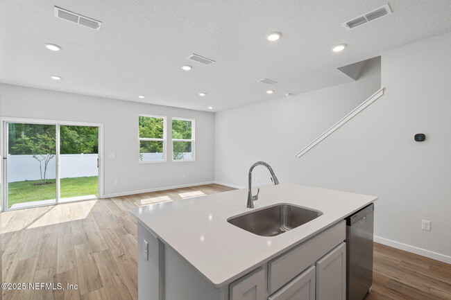 Building Photo - 111 Brazil Nut Cir
