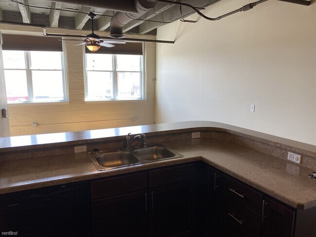 Building Photo - 2 br, 1 bath Apartment - 159 W Pearl St 202