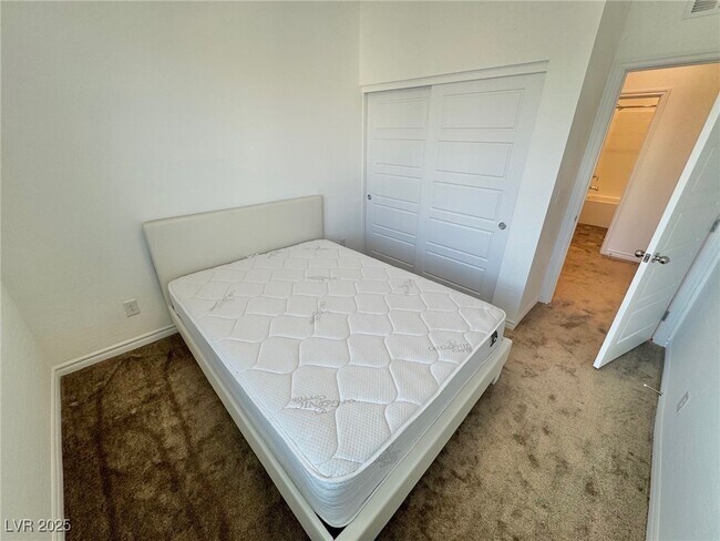 Building Photo - 20 Barbara Ln