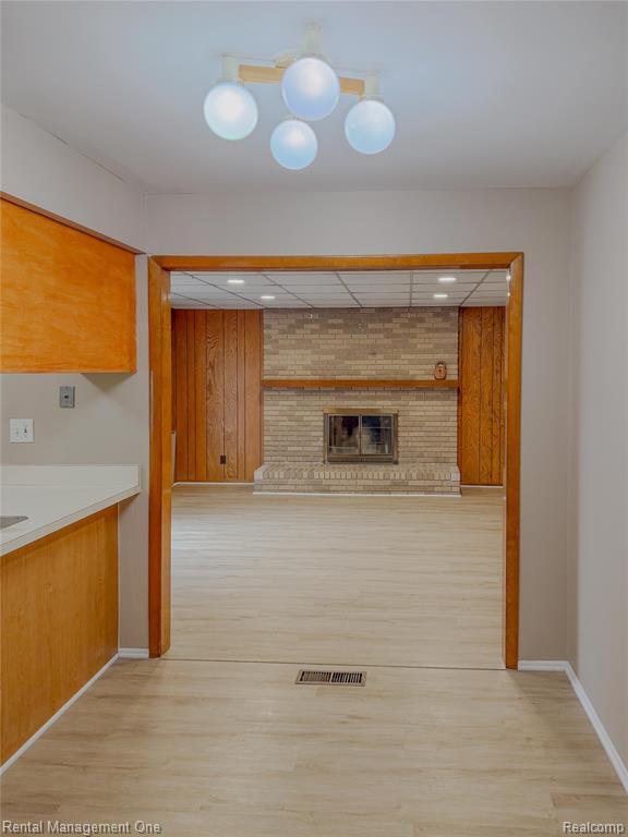 Building Photo - 34381 Rosslyn St