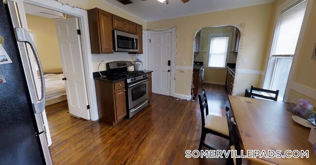 Building Photo - 21 Chandler St