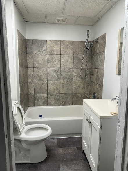 Building Photo - 12 Grove St