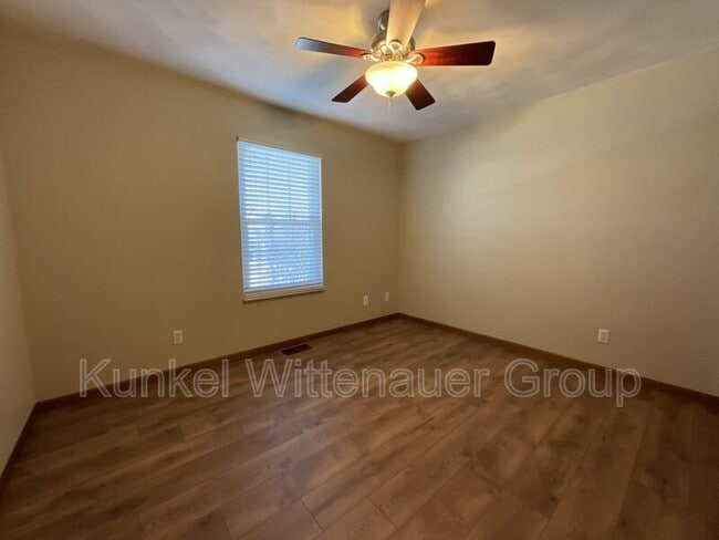 Building Photo - 19 Christine Dr