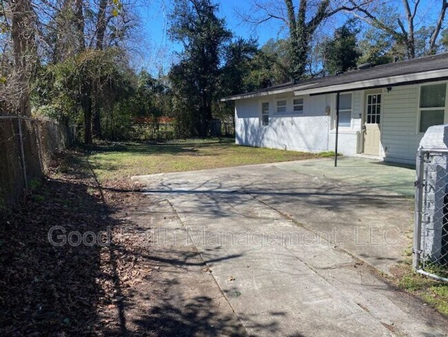 Building Photo - 2280 Darlington Dr