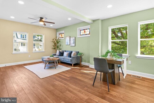 Building Photo - 2 Linhigh Ave
