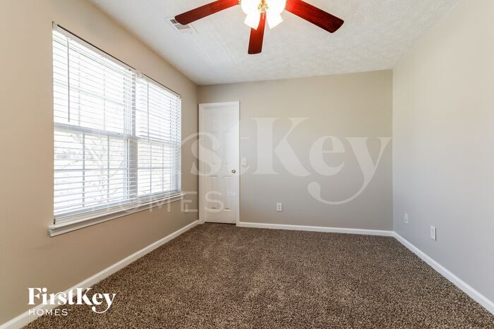 Building Photo - 1273 Royal Ives Ct SE