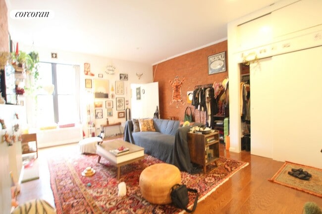 Building Photo - 144 W 70th St