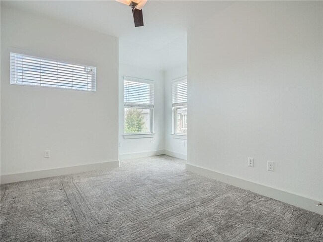 Building Photo - 1501 Homespun Rd