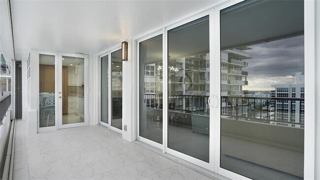 Building Photo - 4280 Galt Ocean Dr