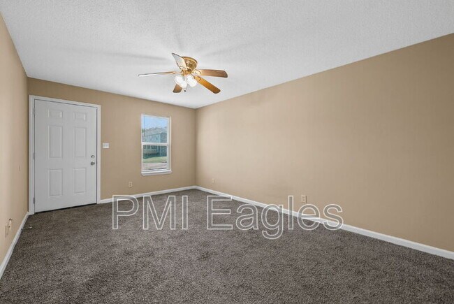 Building Photo - 3284 Tower Dr