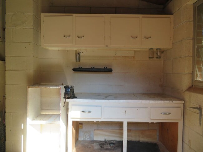 Building Photo - Winston Terrace Rental