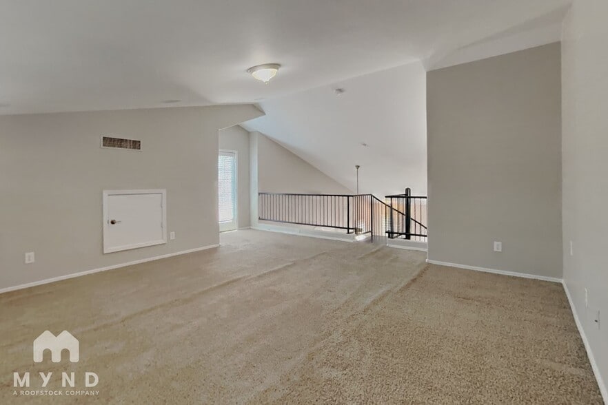 Building Photo - 5733 S 21st Pl