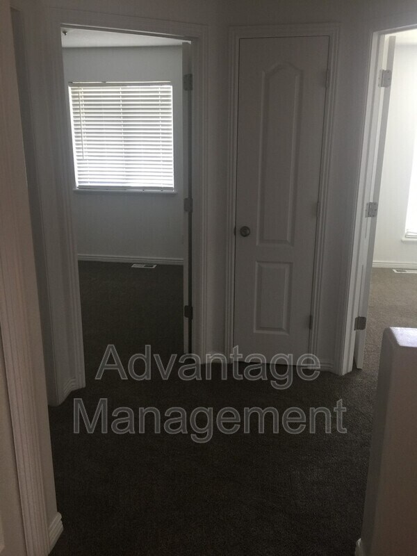 Building Photo - 1465 S Red Maple Ct