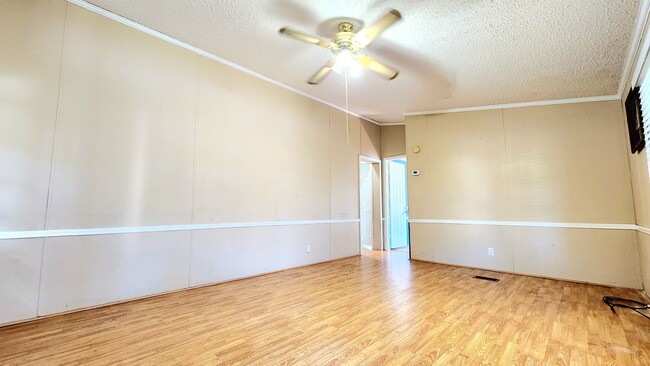 Building Photo - 19610 Alta Vista Dr