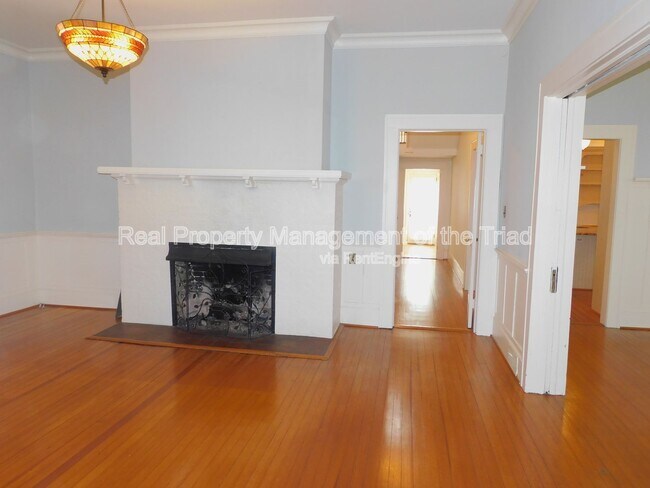 Building Photo - 1224 Glade St NW