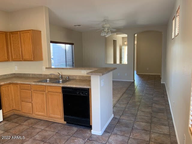 Building Photo - 5158 W Poinsettia Dr