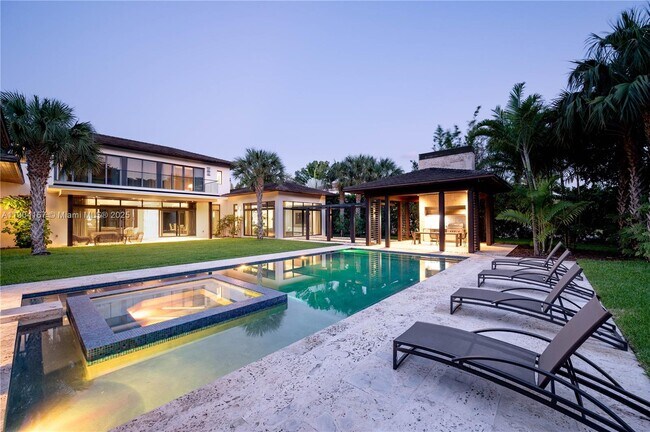 Building Photo - 9000 SW 63rd Ct