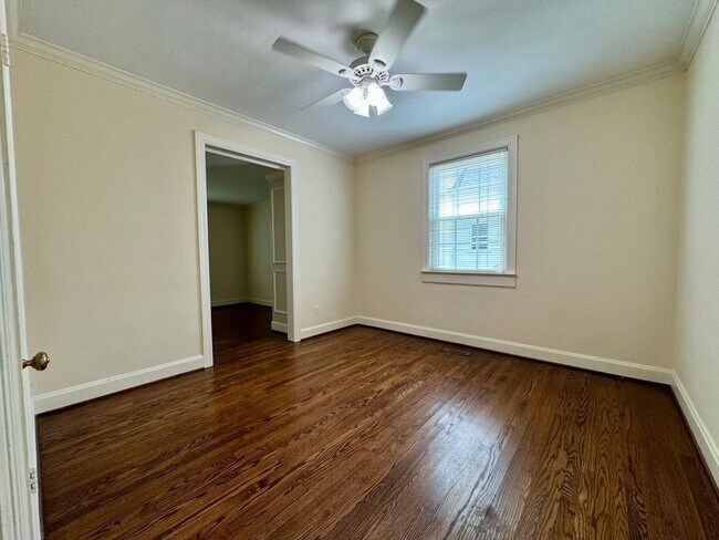 Building Photo - Charming Green Hills Single Family Home