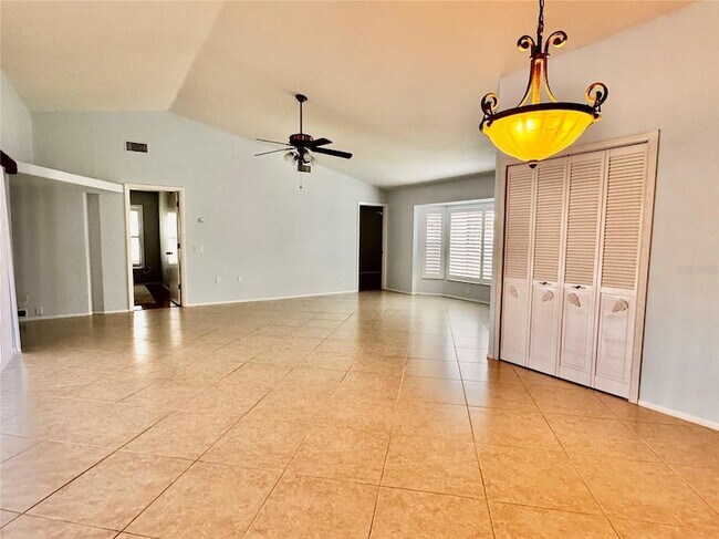 Building Photo - 3601 Garden Lakes Clenet