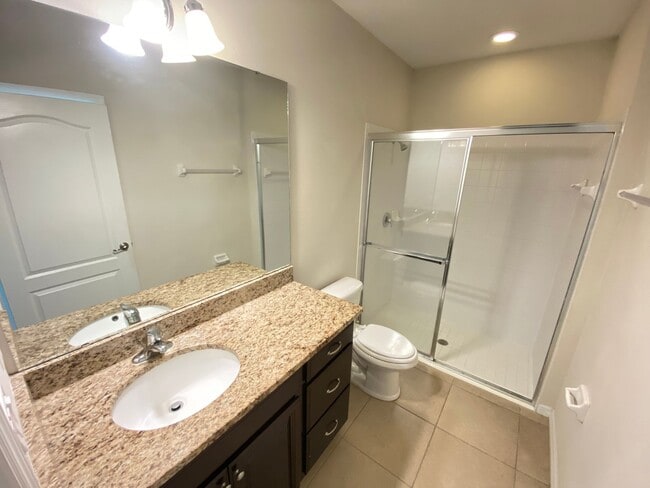 Building Photo - Beauiful Townhome in Tuscany Place. This i...