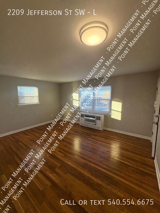 Building Photo - 2209 Jefferson St SW