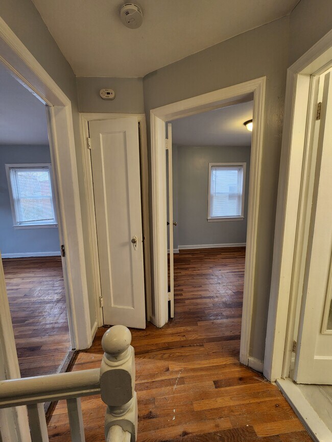 Building Photo - 364 Oakland St