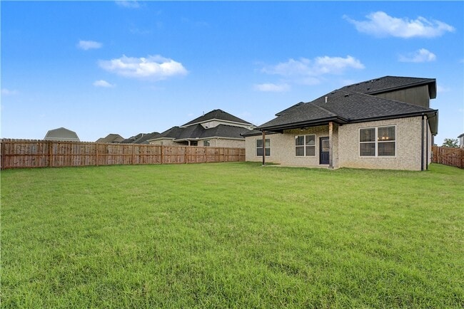 Building Photo - 1081 Mammoth St