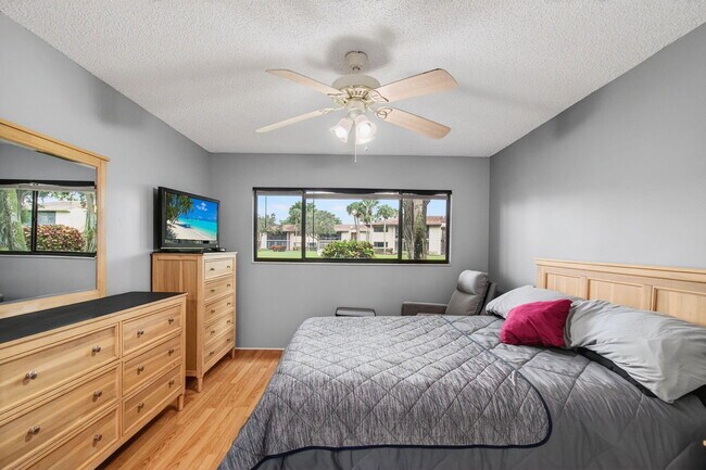 Building Photo - 15496 Lakes of Delray Blvd