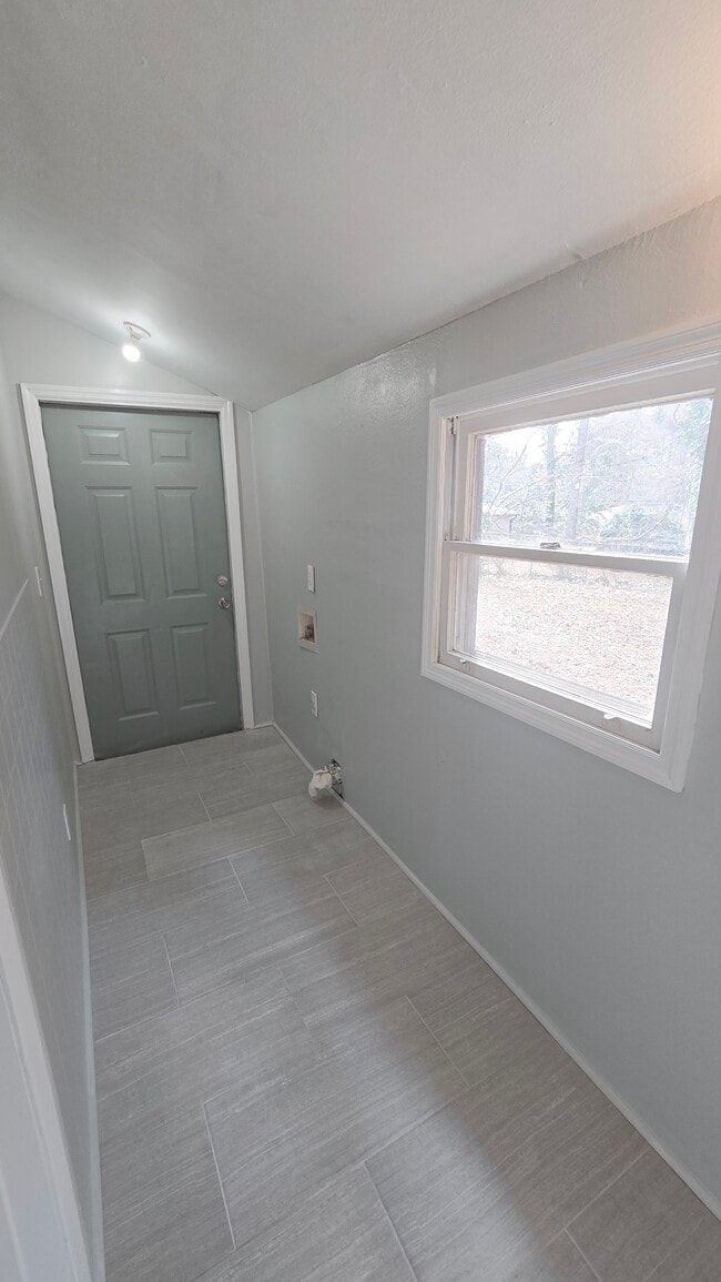 Building Photo - 1384 Aldrich St NE