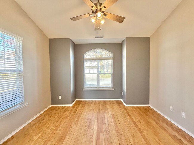 Building Photo - Stunning 2BD, 2.5BA Morrisville Home in a Prime Location Near Interstates, RDU Airport, and RTP