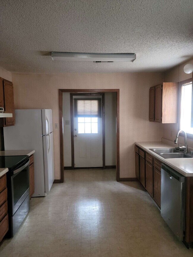 Building Photo - 3306 Barrett Cir