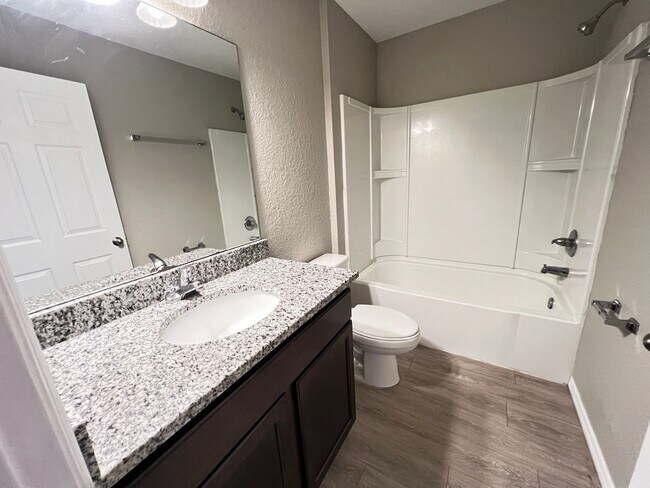 Building Photo - Charming 2-Bedroom, 2-Bathroom Rental in the Heart of Ocala!
