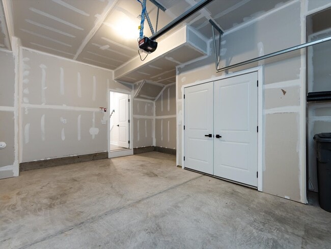 Building Photo - 413 Spearfield Ln