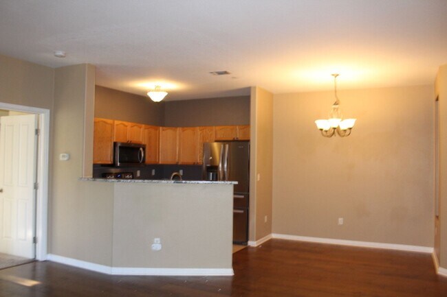 Building Photo - Littleton 2 br/2 ba Condo in Mountain Gate III!