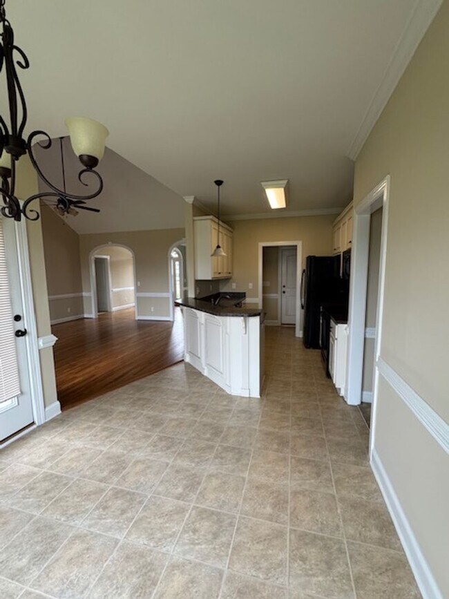 Building Photo - 131 Brookside Way