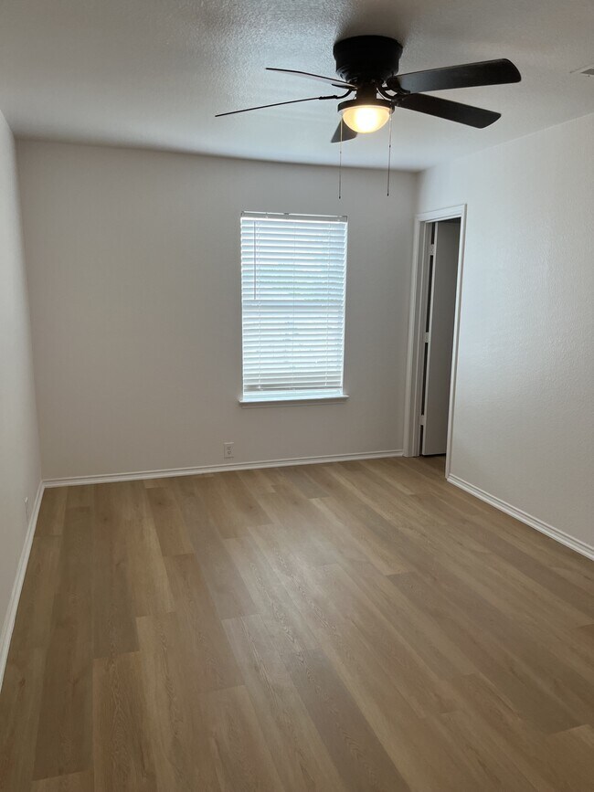 Building Photo - 4529 Blue Jay Ln