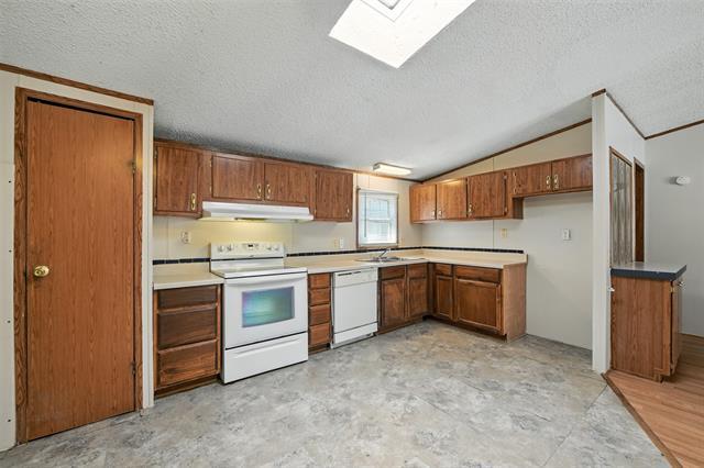 Building Photo - 431 Country Living Dr