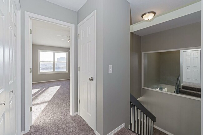 Building Photo - 1212 Beacon Hill Ct