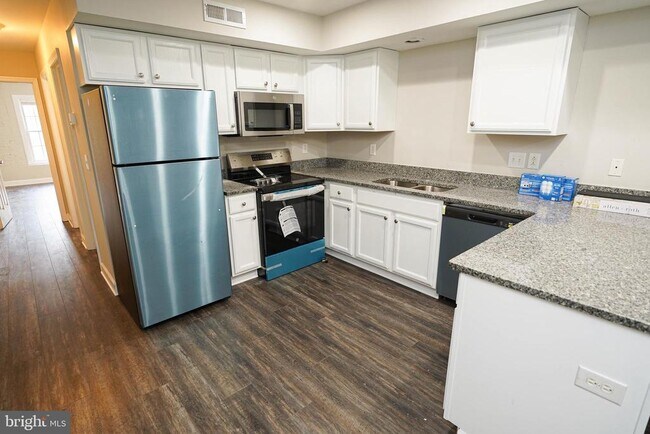 Building Photo - 10 N Pennsylvania Ave