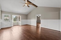 Building Photo - 718 E Lambuth Ln